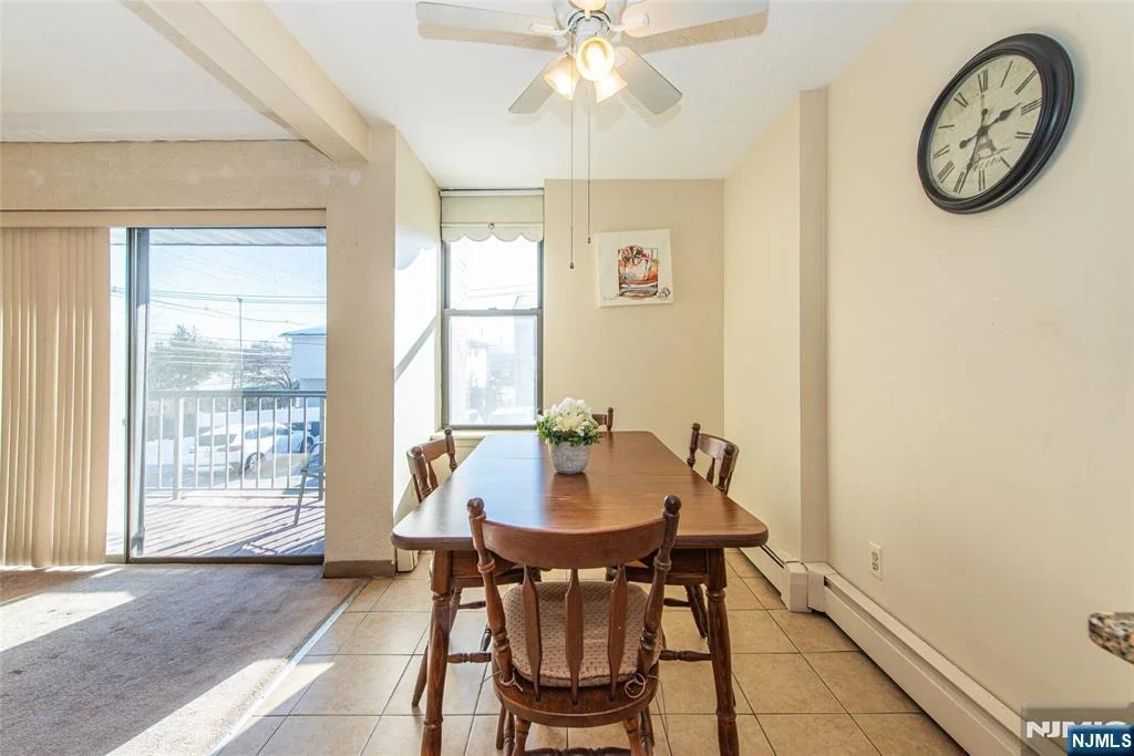 Photo of 355 River