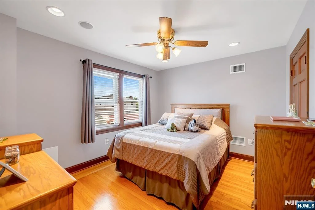 Photo of 395 Wood Ridge