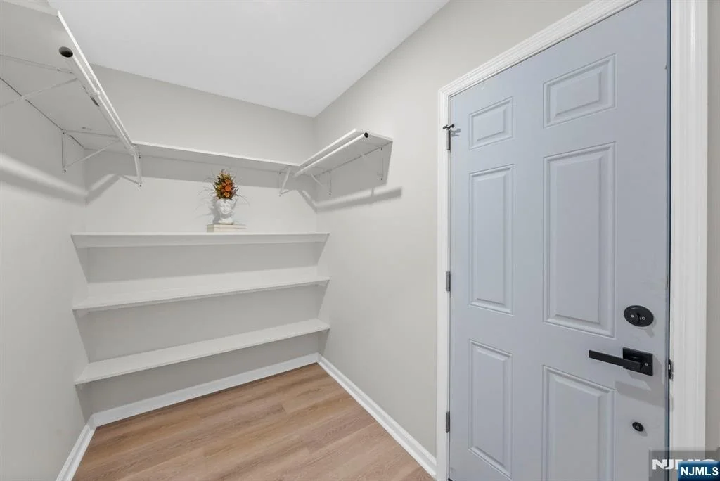Photo of 484 Sylvan