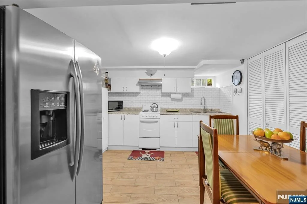Photo of 1025 Maple