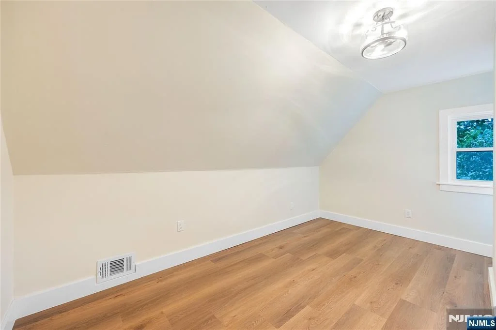 Photo of 253 Intervale