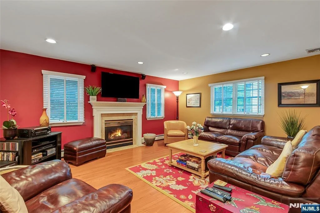 Photo of 15 Colonial