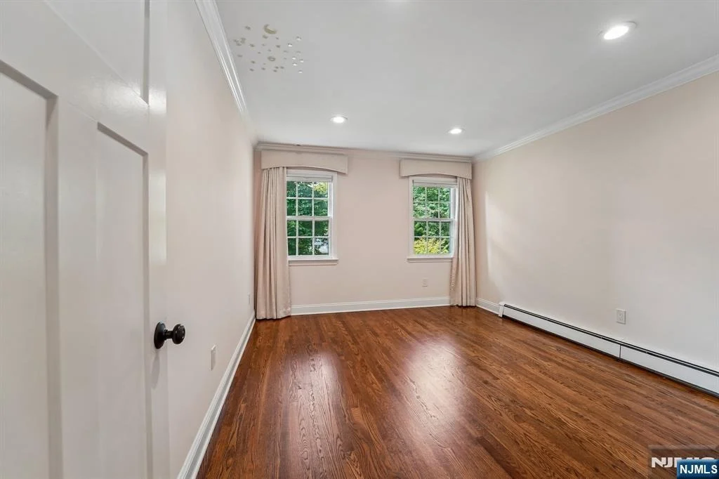 Photo of 17 Colonial