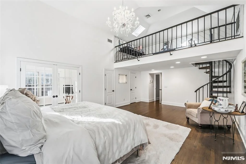 Photo of 27 Pine Hill