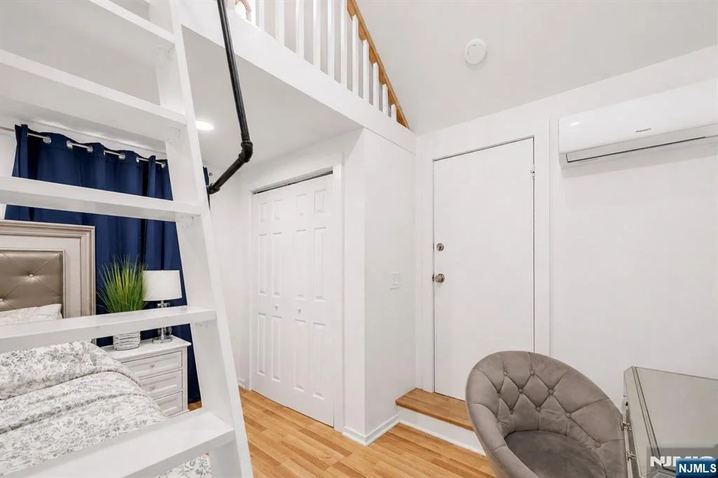 Photo of 99 Oneida