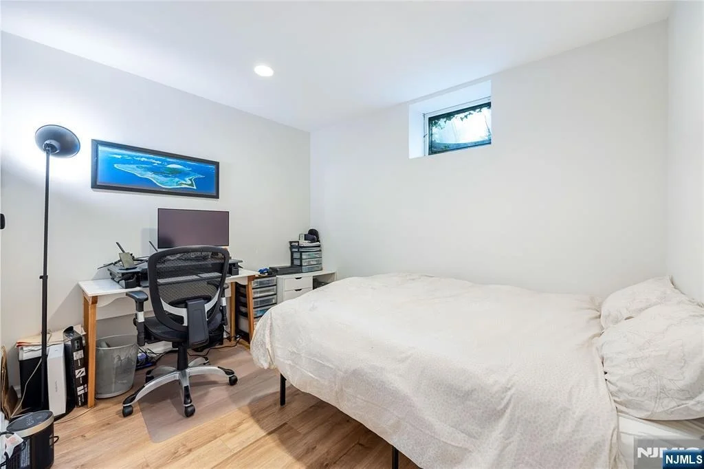 Photo of 41 Downey