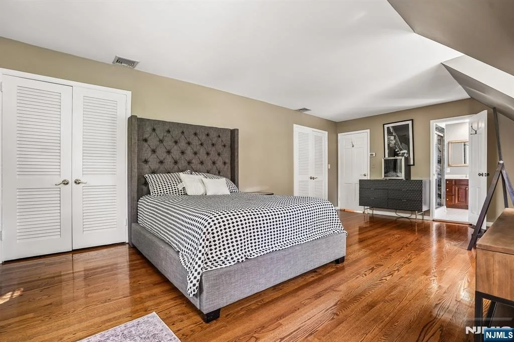 Photo of 372 Lakeview