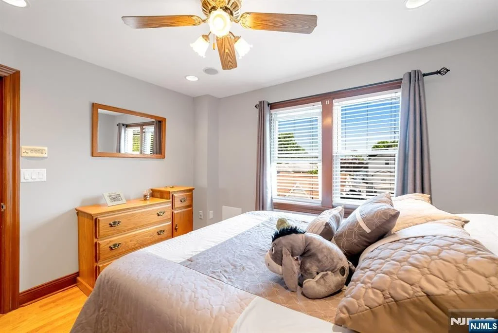 Photo of 395 Wood Ridge