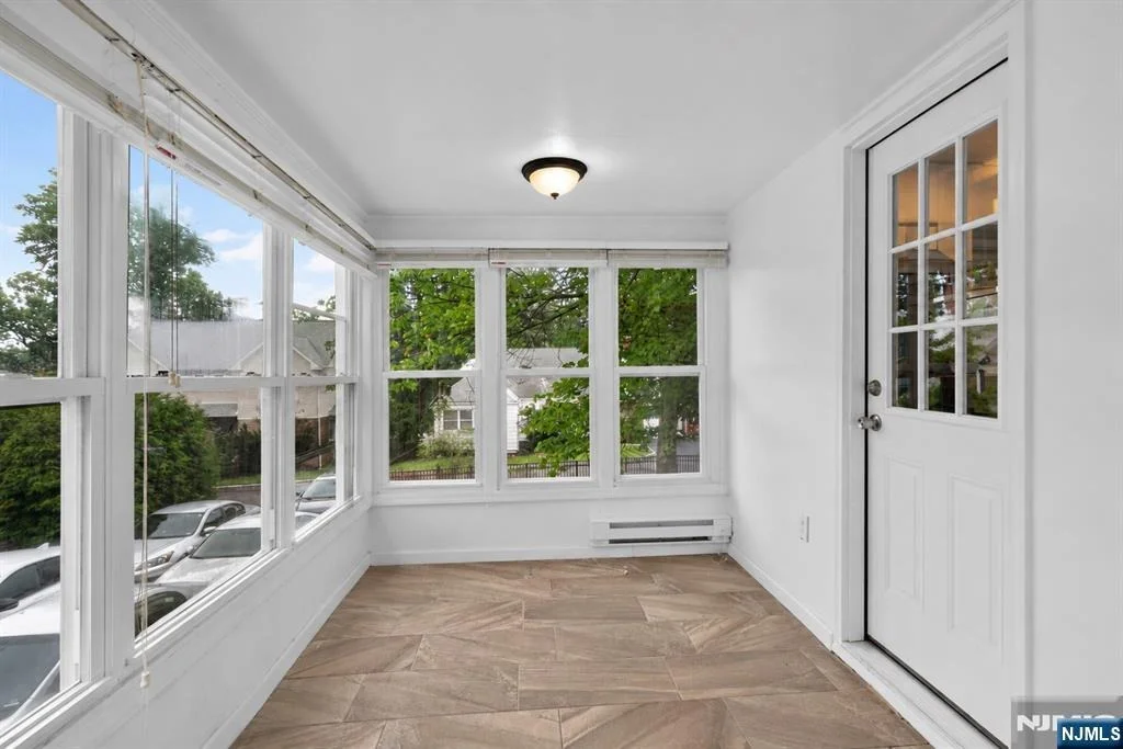Photo of 8 Oak Crest