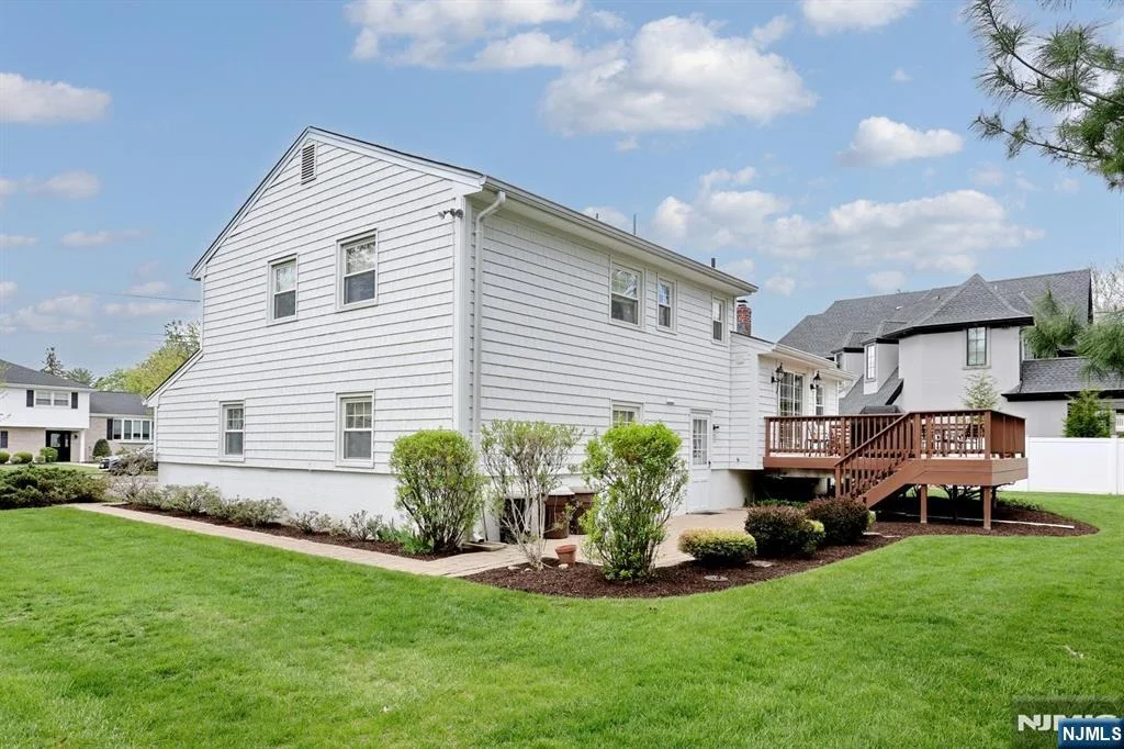 Photo of 222 Merritt