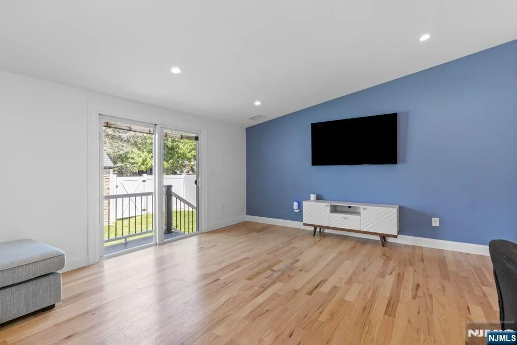 Photo of 385 Copeland