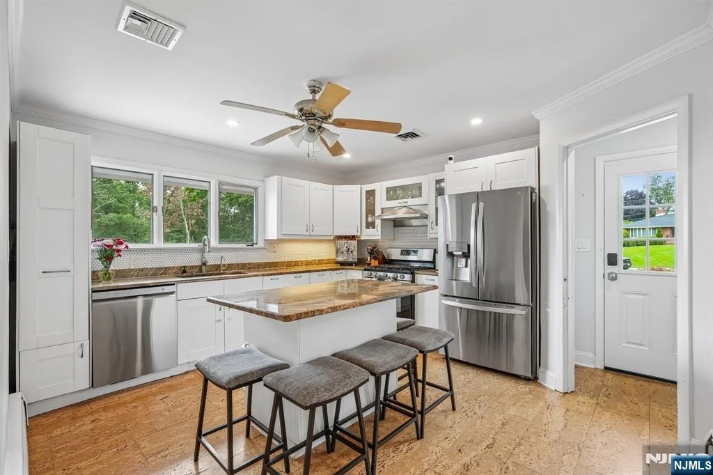 Photo of 31 Surrey