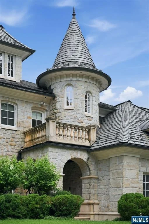 Photo of 7 Buckingham