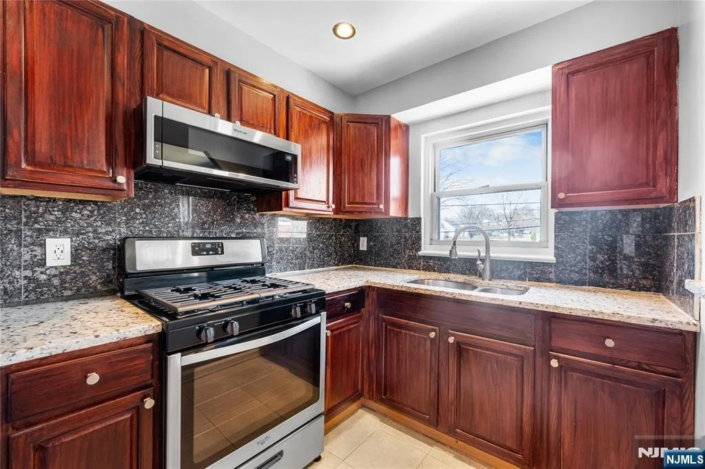 Photo of 418 Esplanade