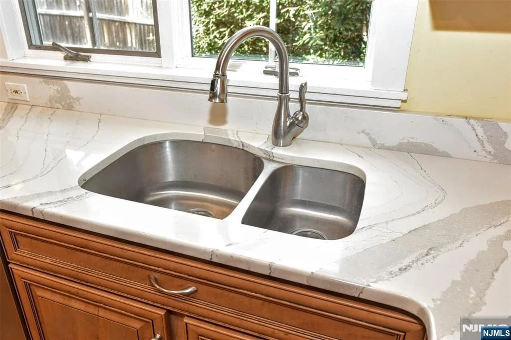 Photo of 497 W Saddle River