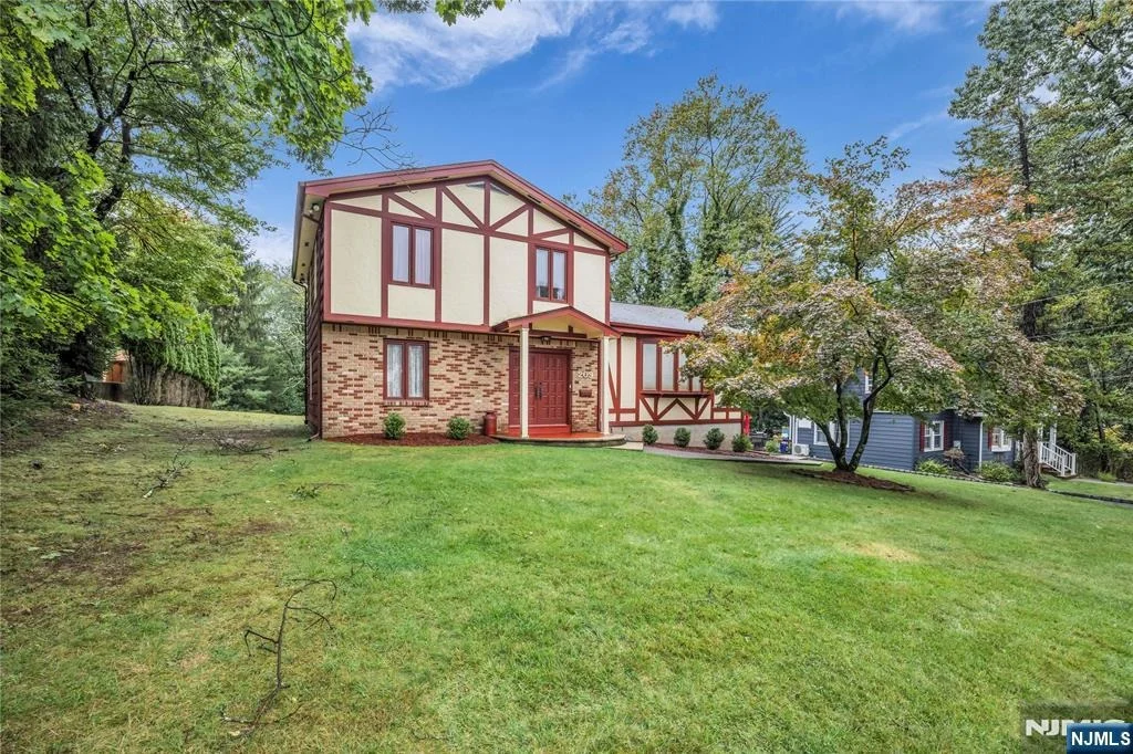 Photo of 209 Cedar