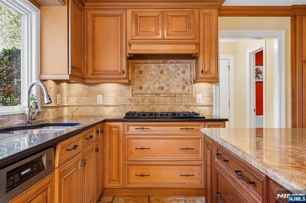 Photo of 372 Lakeview