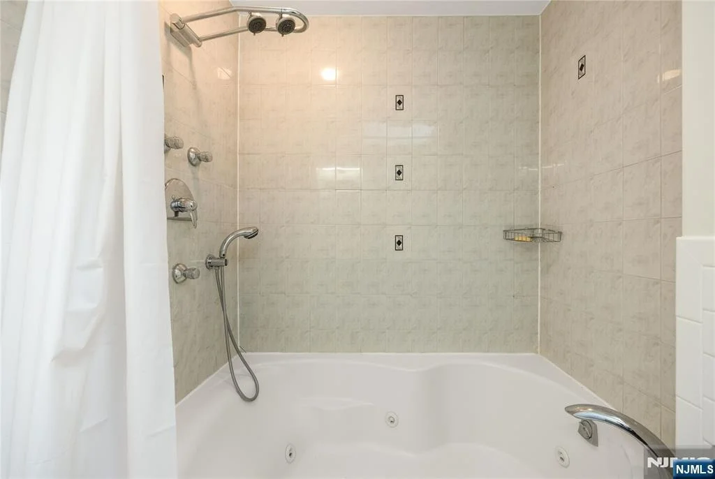 Photo of 75 Columbus