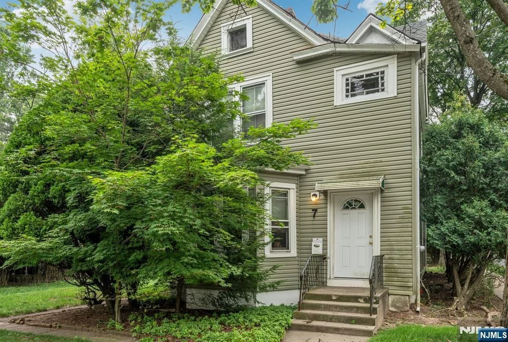 Photo of 7 Hardenburgh