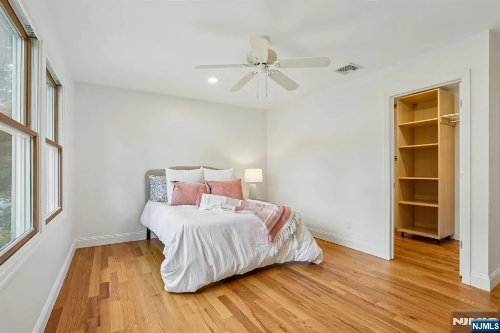 Photo of 650 Ridgewood
