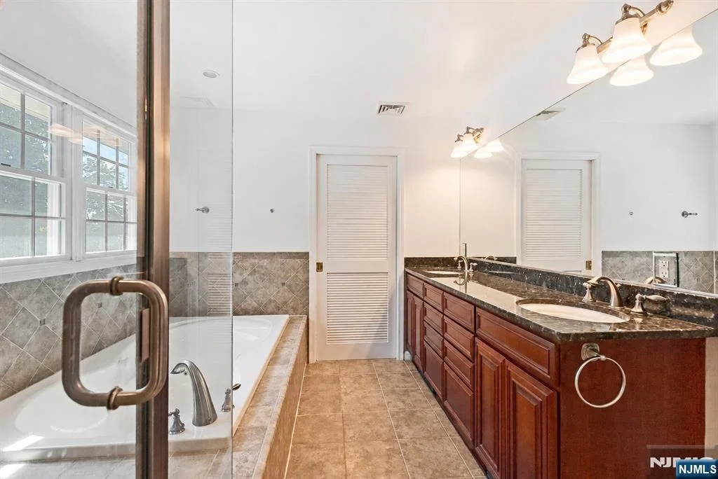Photo of 64 Spring Valley