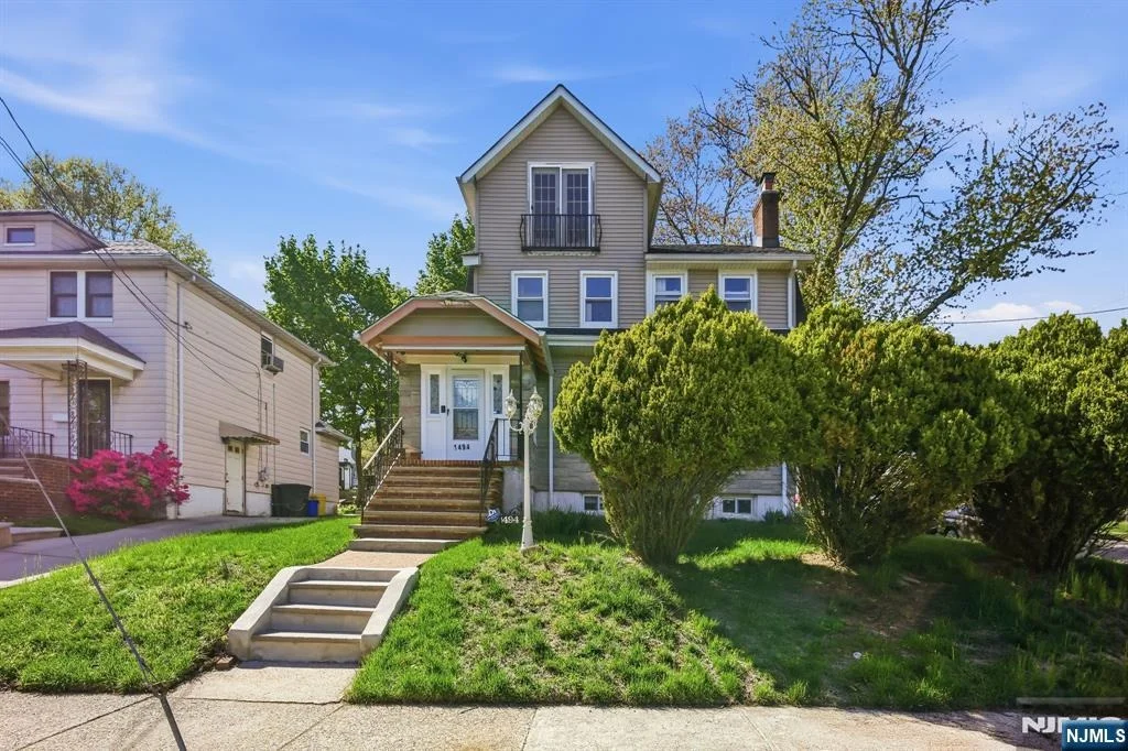 Photo of 1494 Endicott