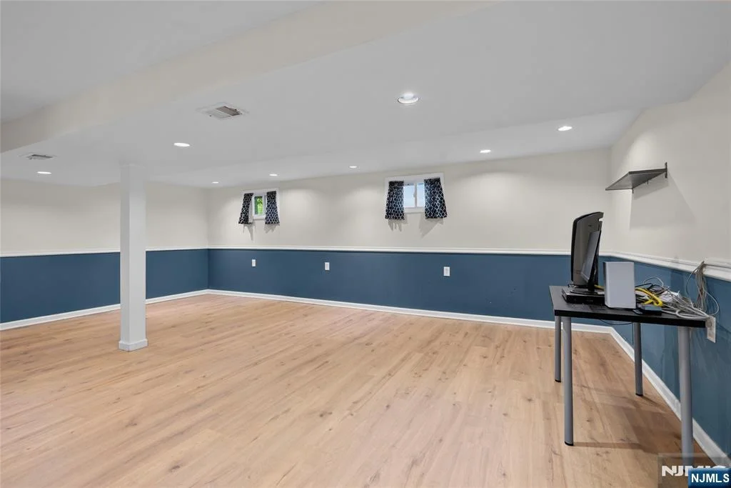 Photo of 260 Saint Cloud