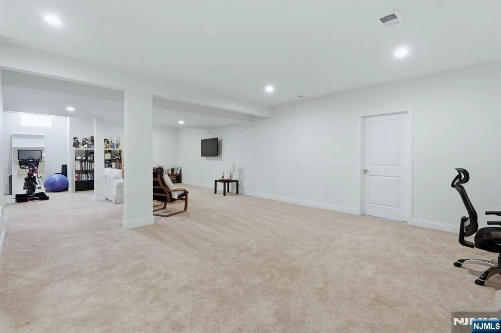 Photo of 73 Woodmere
