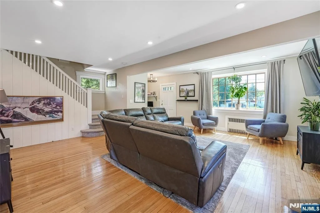 Photo of 776 Maple
