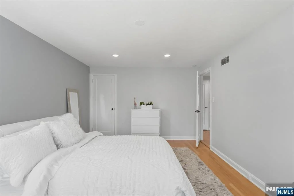 Photo of 89 Surrey