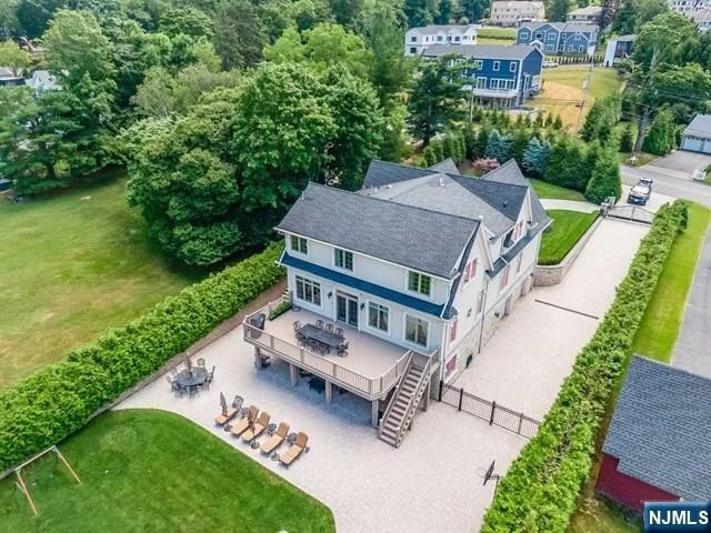 Photo of 63 Grandview
