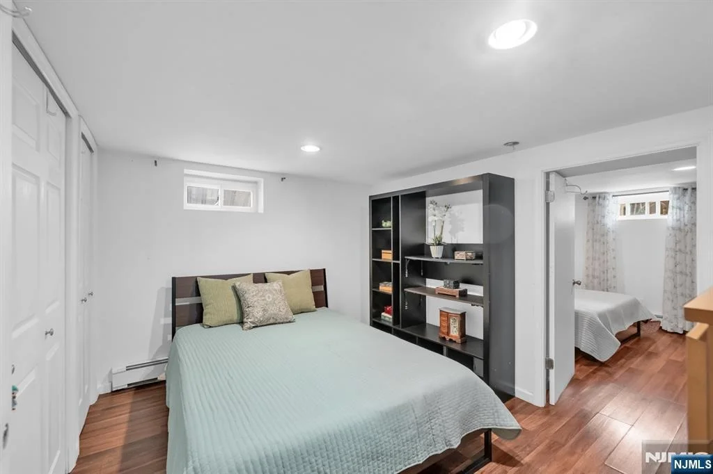Photo of 1025 Maple