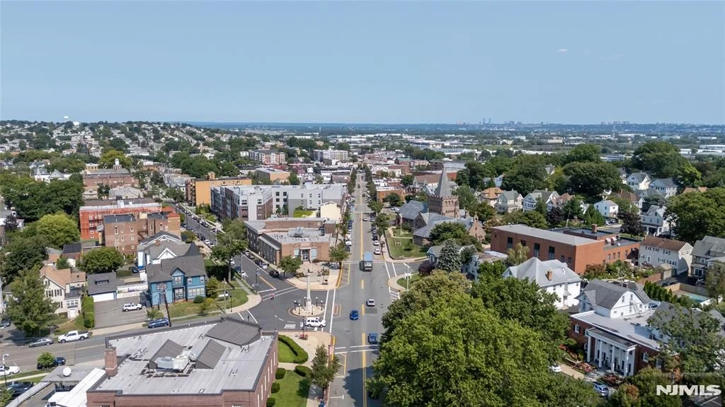 Photo of 208 Mortimer