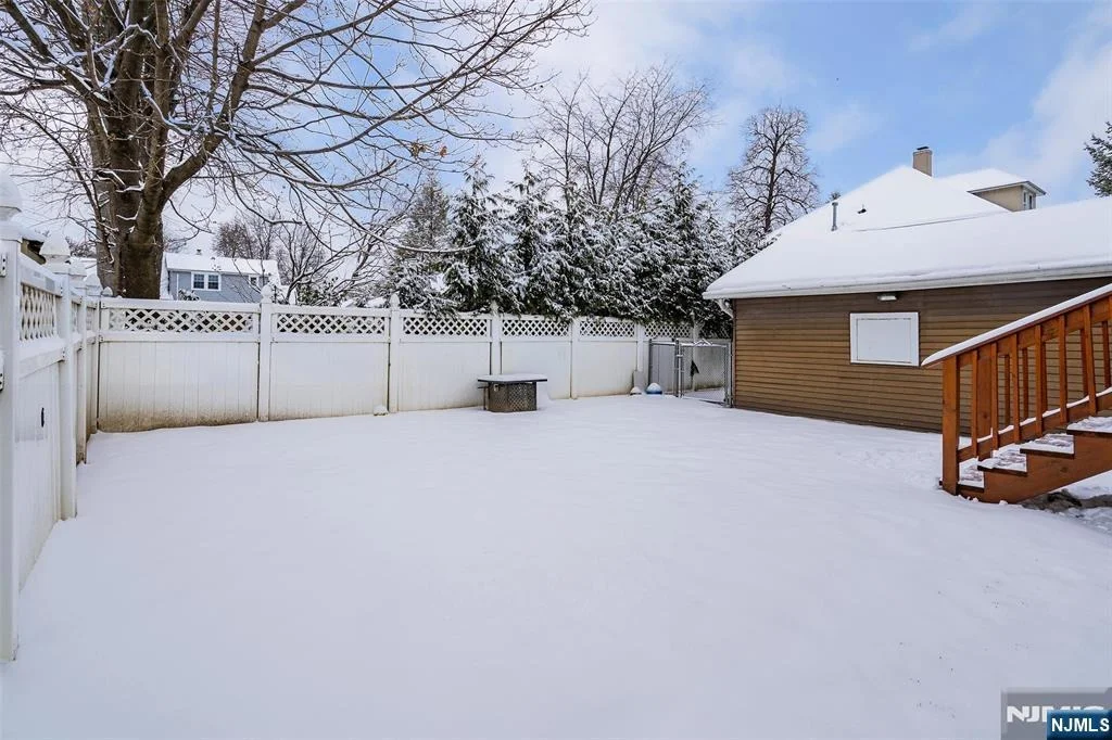 Photo of 75 Pine