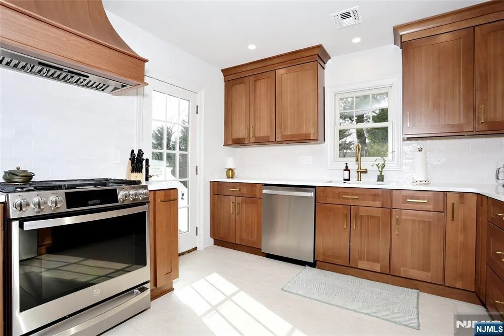 Photo of 34 Charles