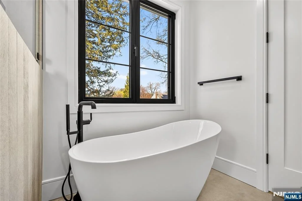 Photo of 395 Hickory