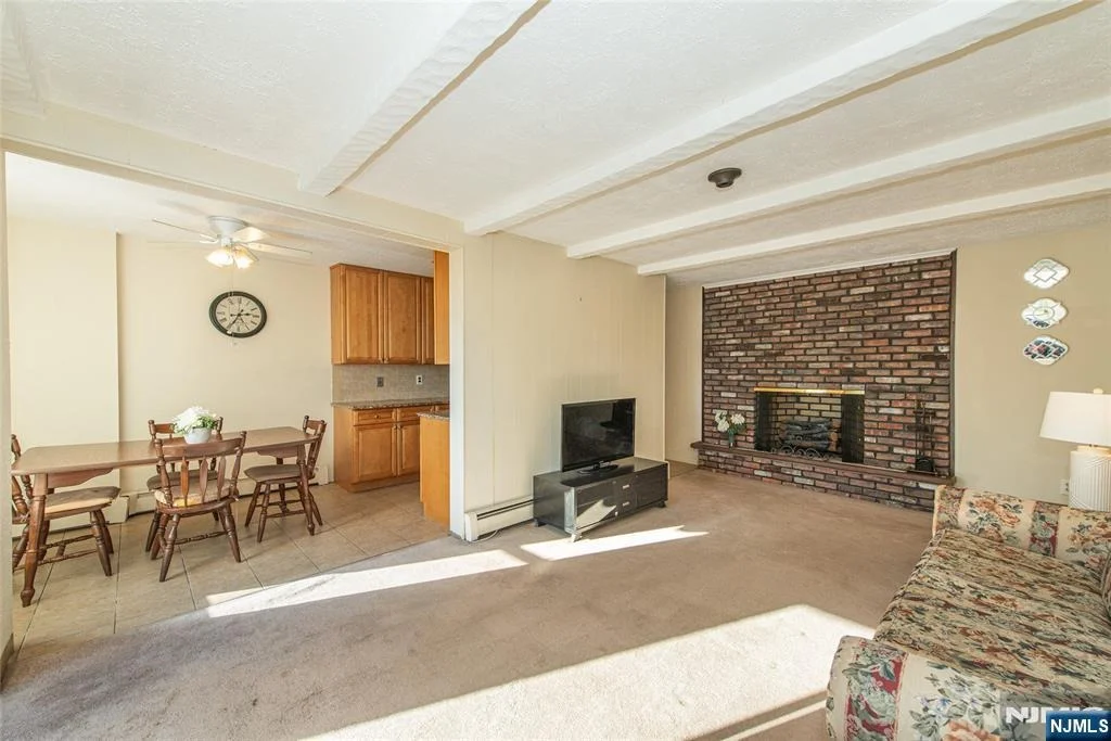 Photo of 355 River