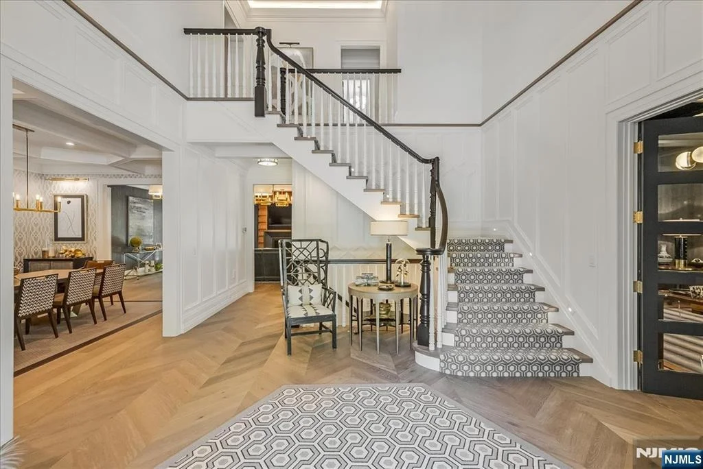 Photo of 555 Miller