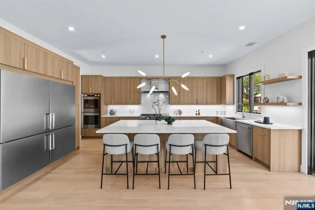 Photo of 61 Edgewater