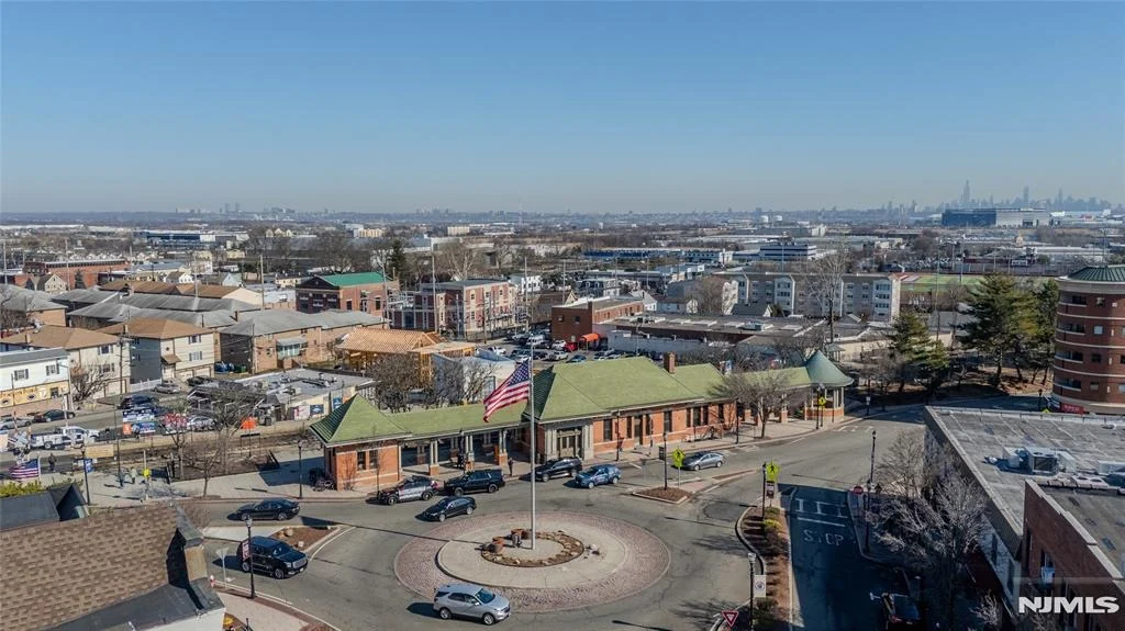 Photo of 208 Mortimer