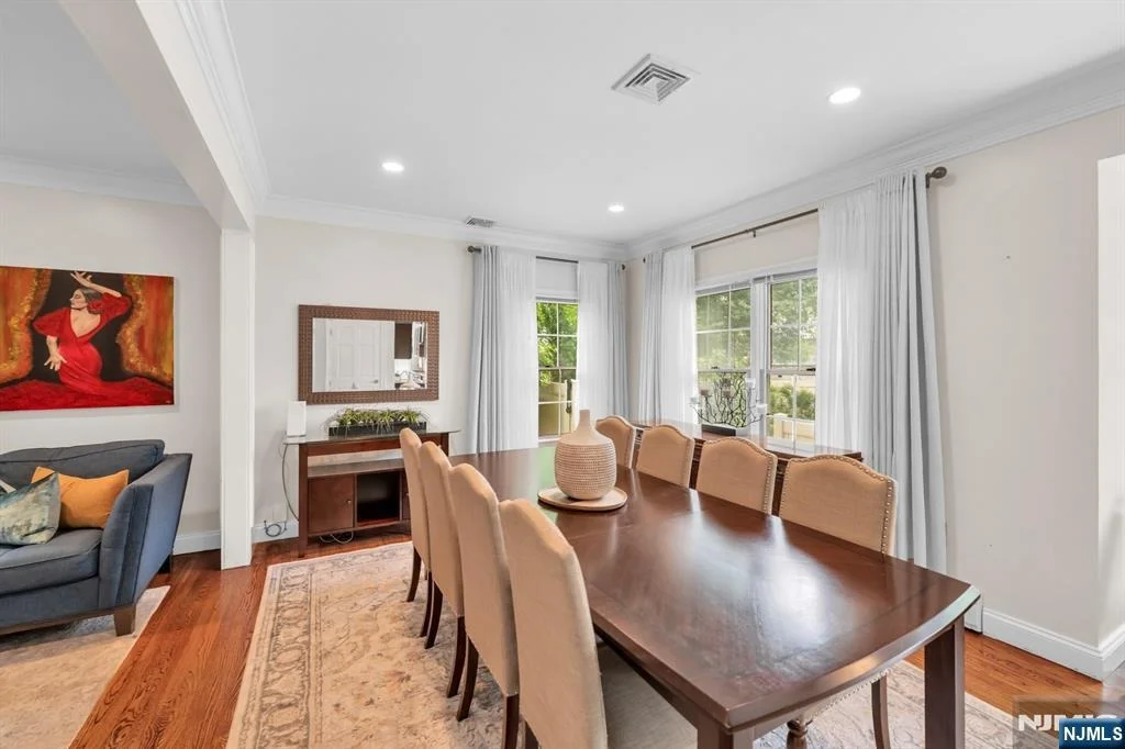 Photo of 1025 Maple