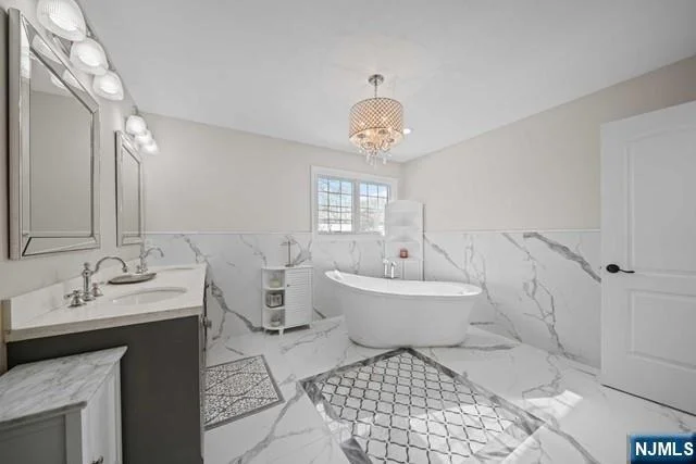 Photo of 160 Lawrence