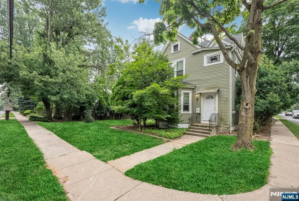 Photo of 7 Hardenburgh