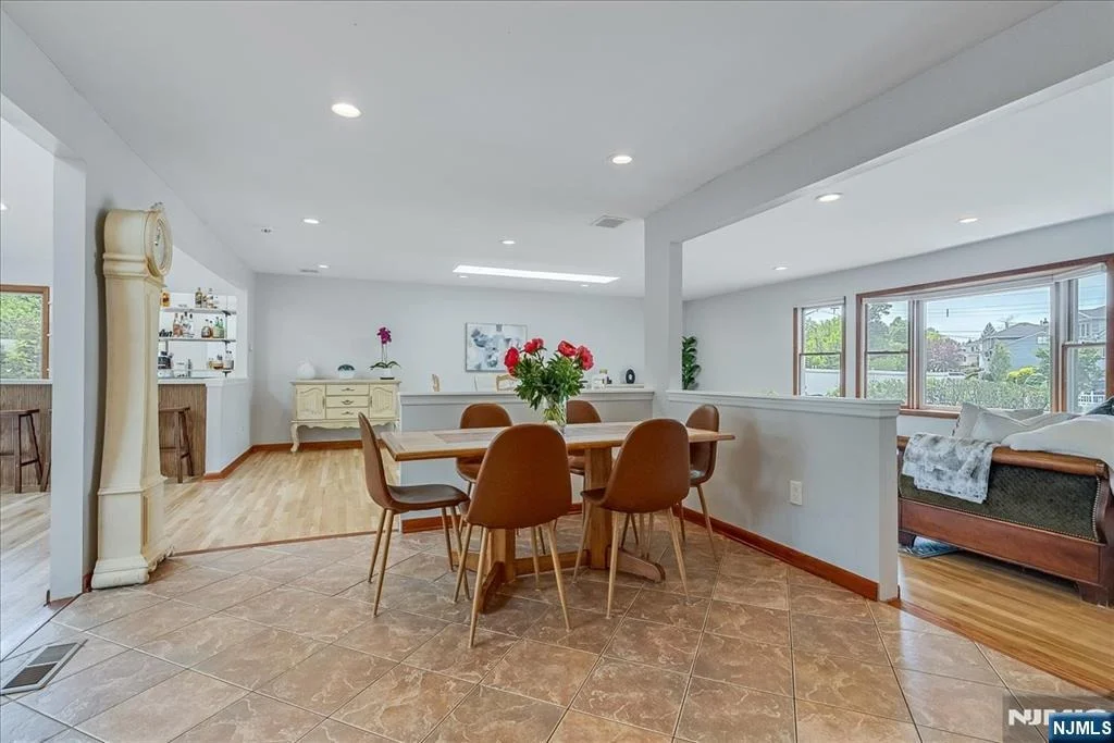 Photo of 670 Swathmore