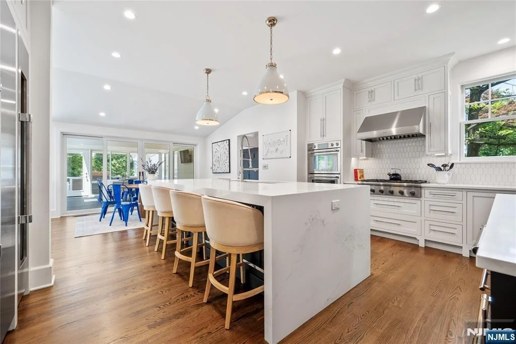 Photo of 48 Edgemont