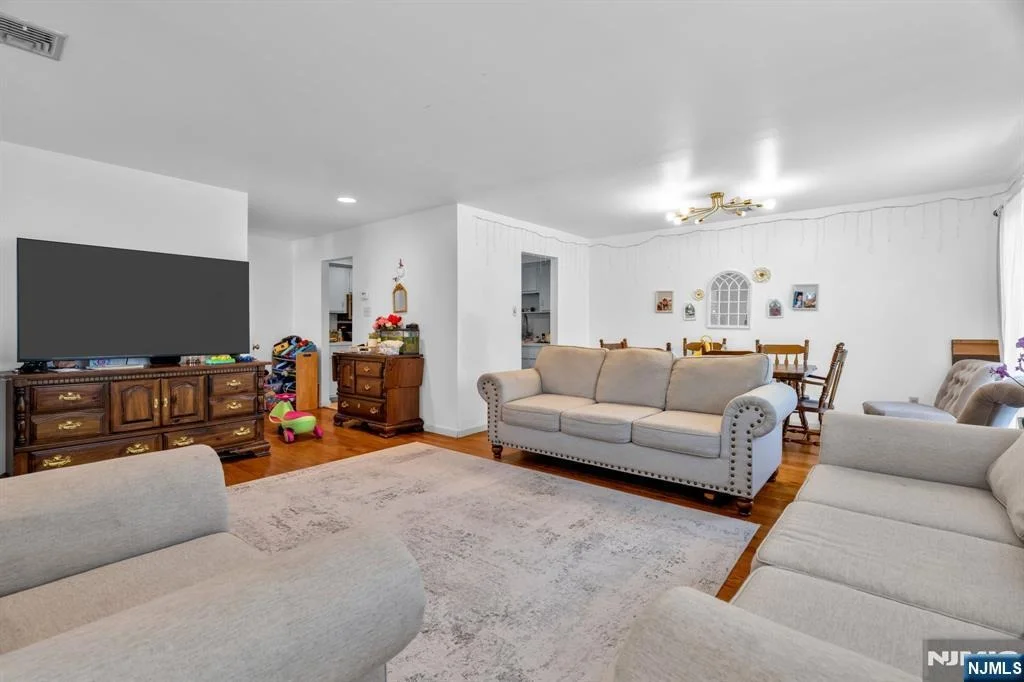 Photo of 266 Garibaldi