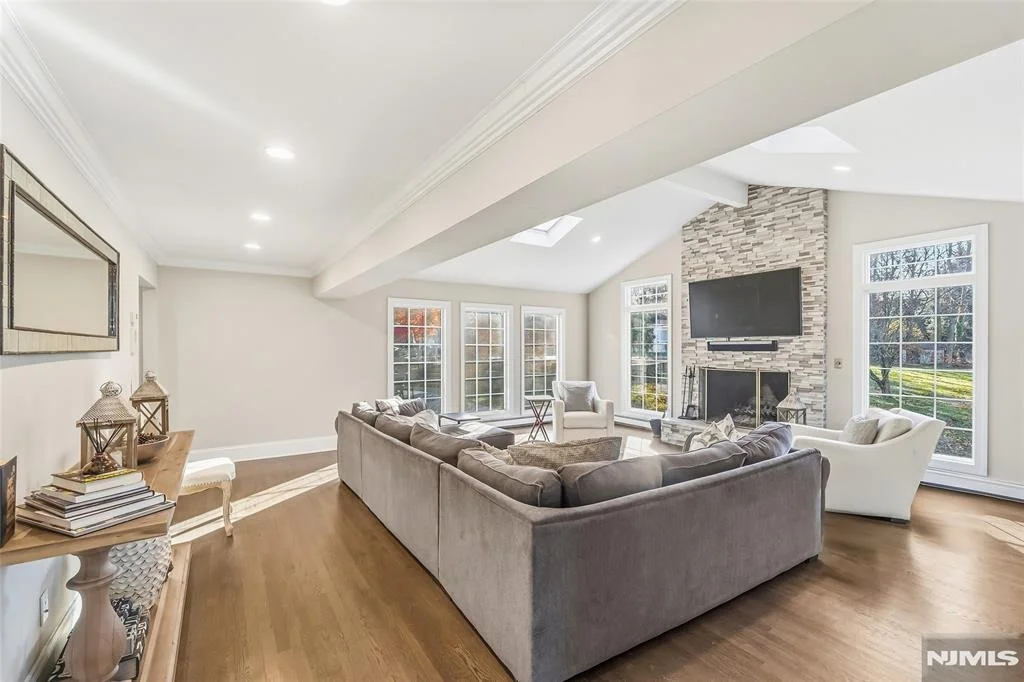 Photo of 27 Pine Hill