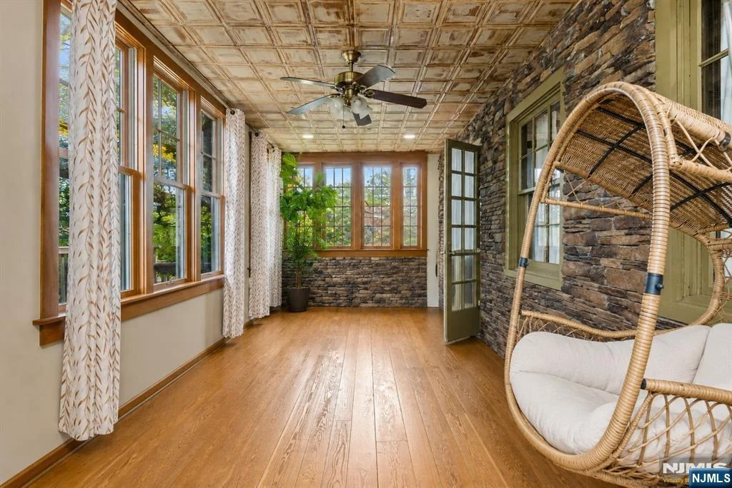 Photo of 384 Anderson