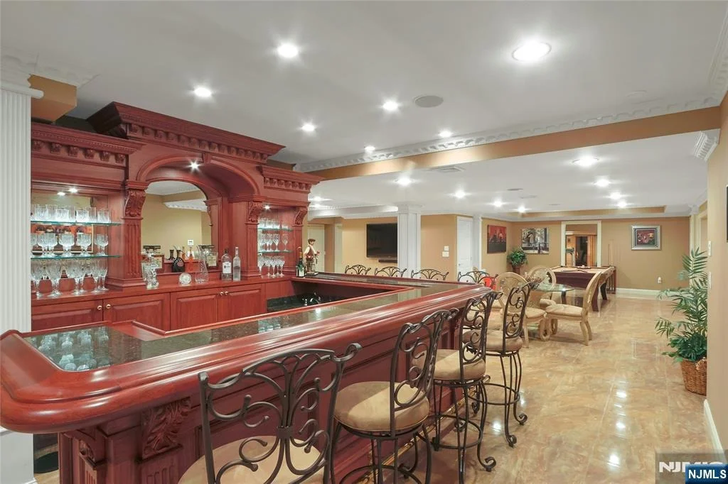 Photo of 457 Devonshire