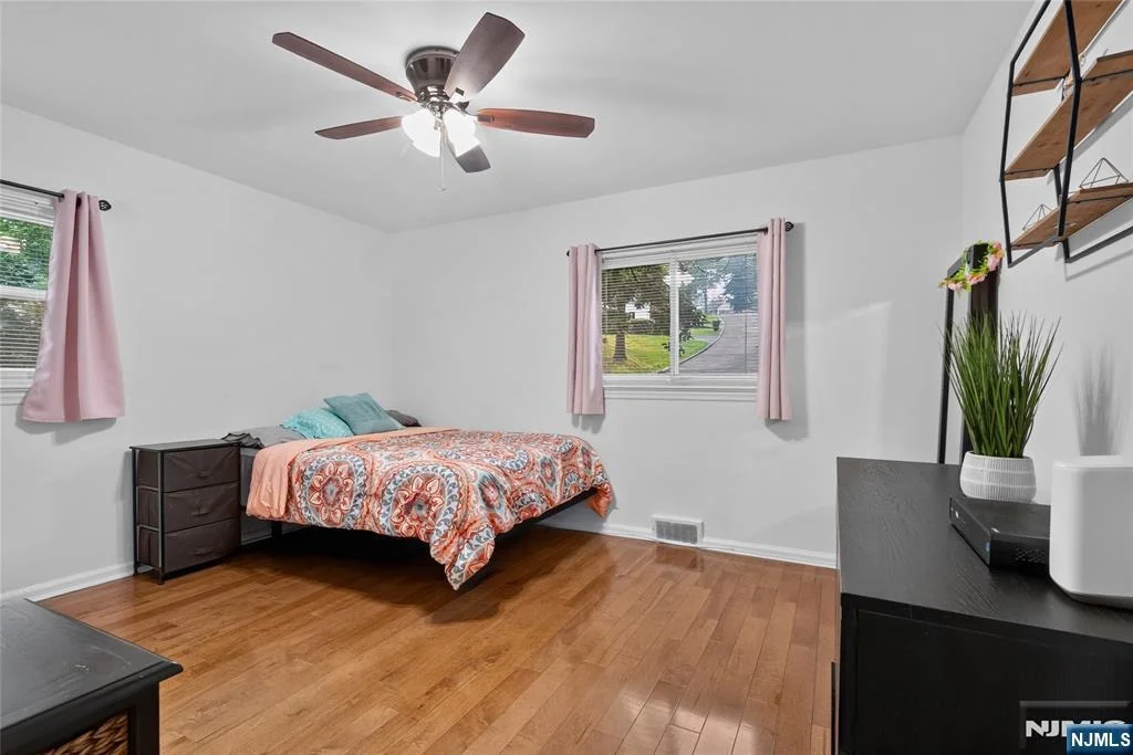 Photo of 8 Oak Crest